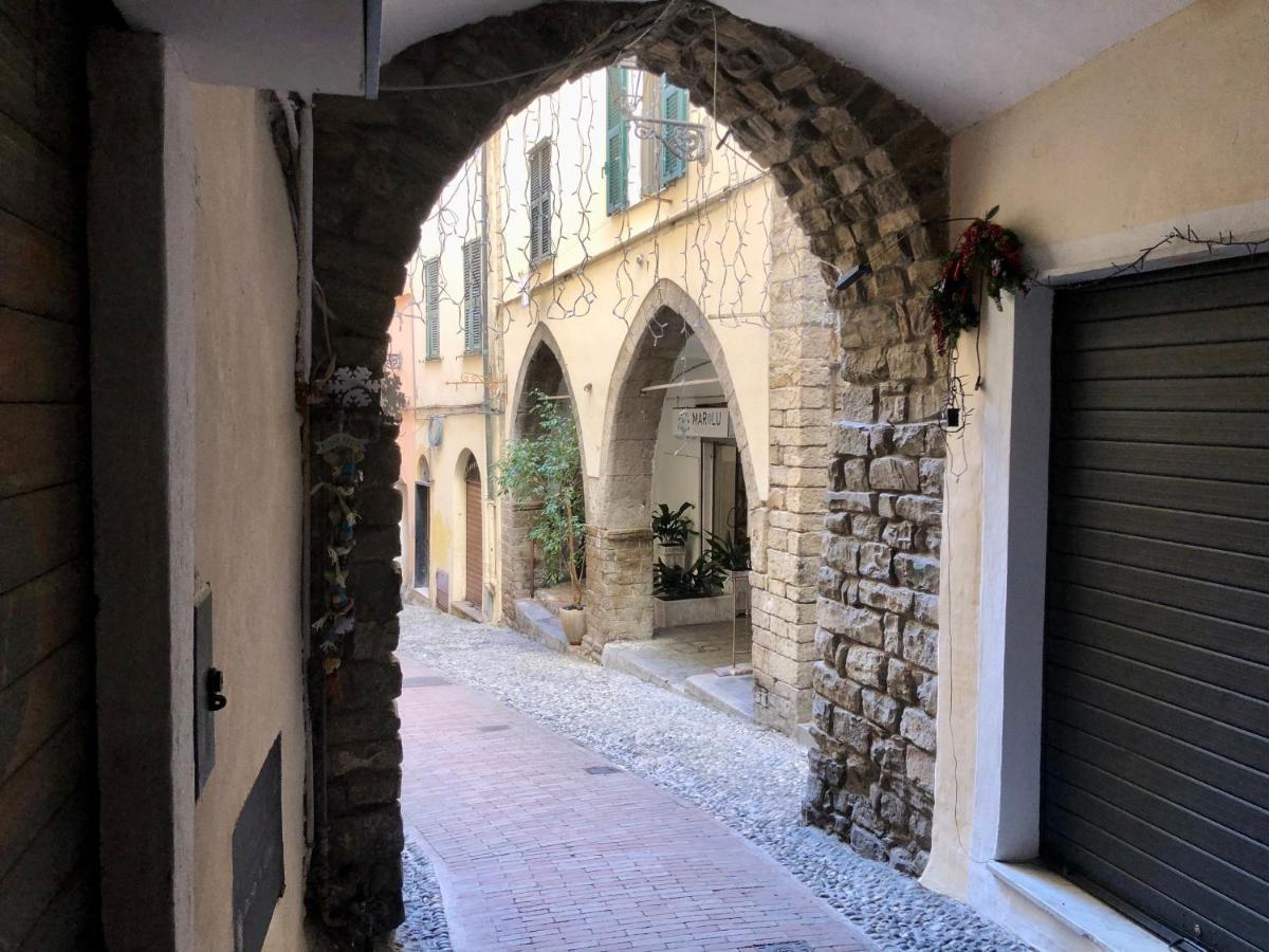 Appartamento Ai Piedi Della Pigna サンレモ エクステリア 写真