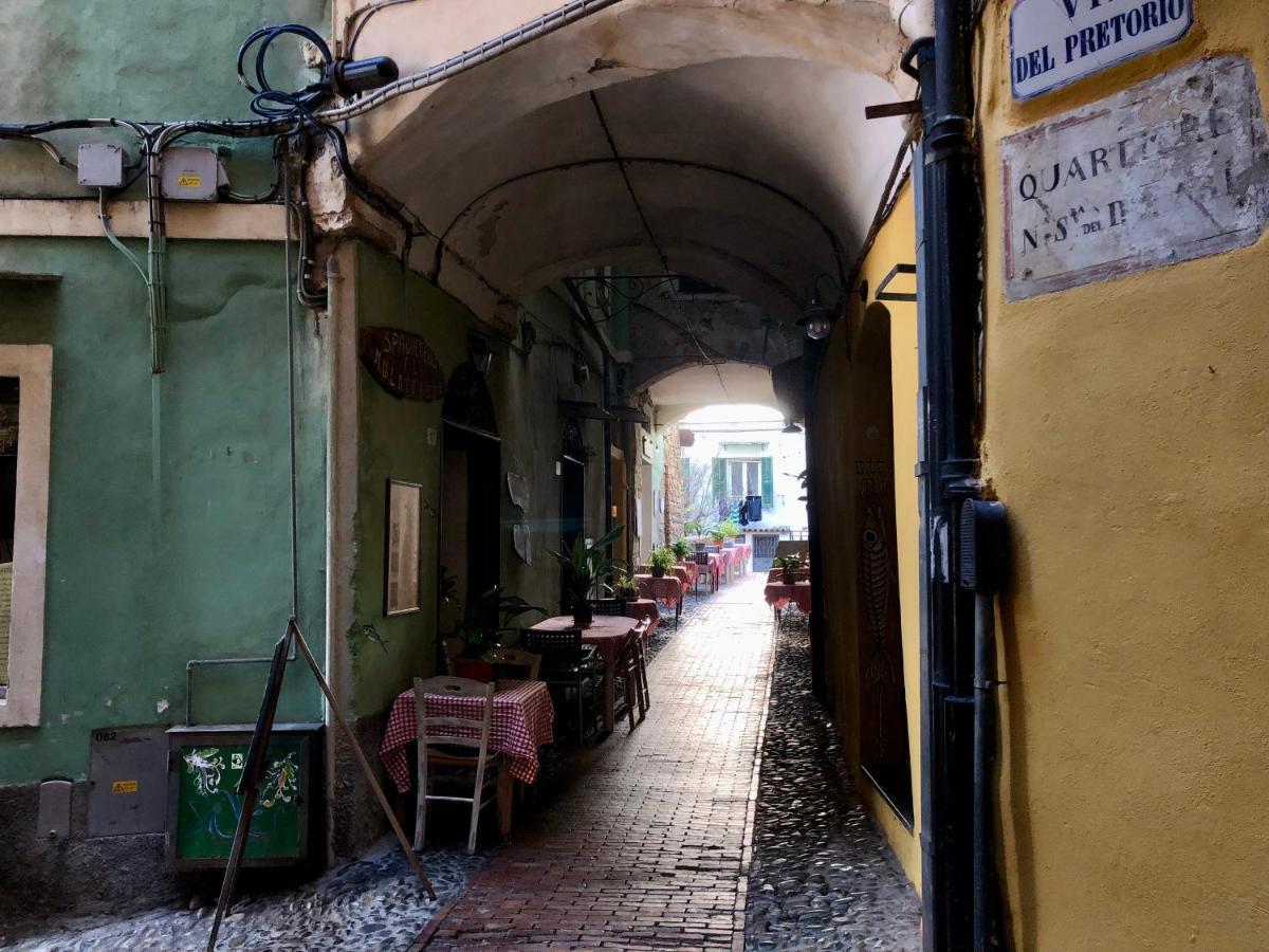 Appartamento Ai Piedi Della Pigna サンレモ エクステリア 写真